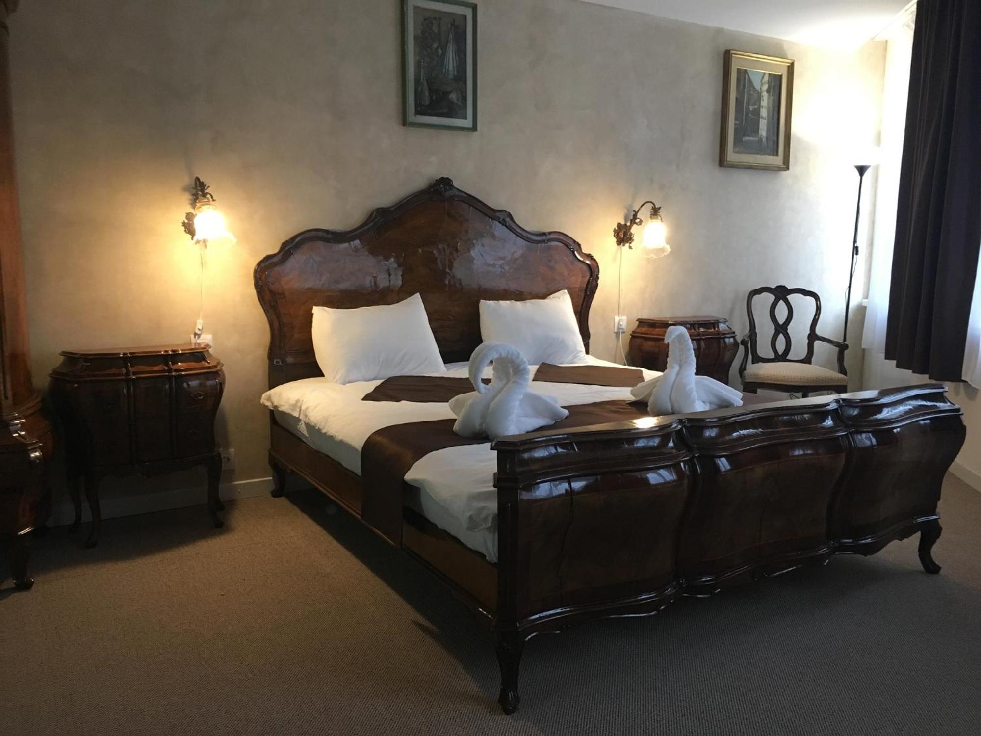 Csiki Hotel เมียร์คูรา-ชุค ภายนอก รูปภาพ